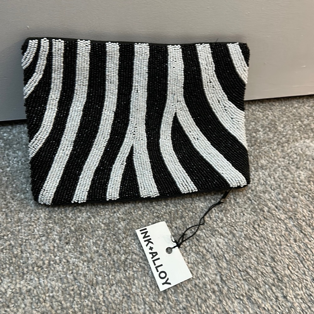 Handbag black and white